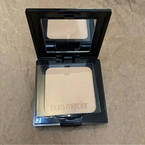 laura mercier foundation powder